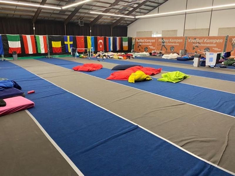 pavilhão onde os participantes pernoitam no surfcamp algarve