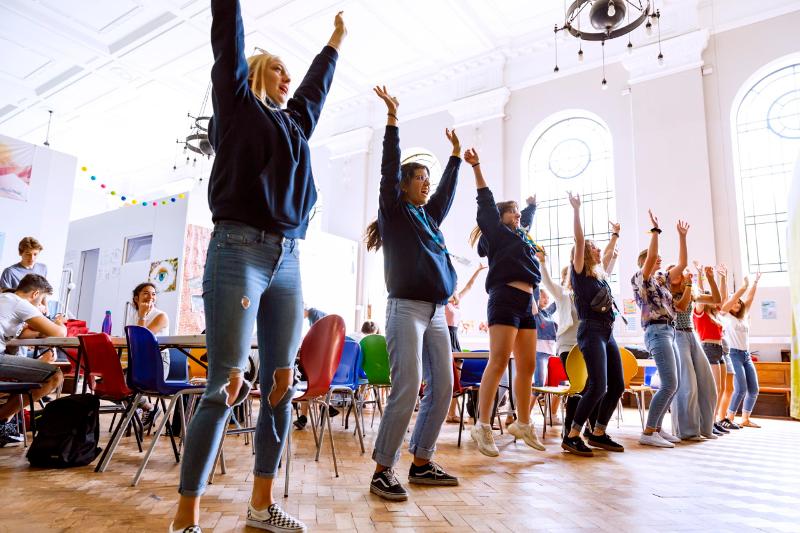 Curso de Inglês de Verão em Surrey - Juvigo