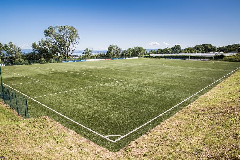 Campo sintético do campo de férias de futebol em França