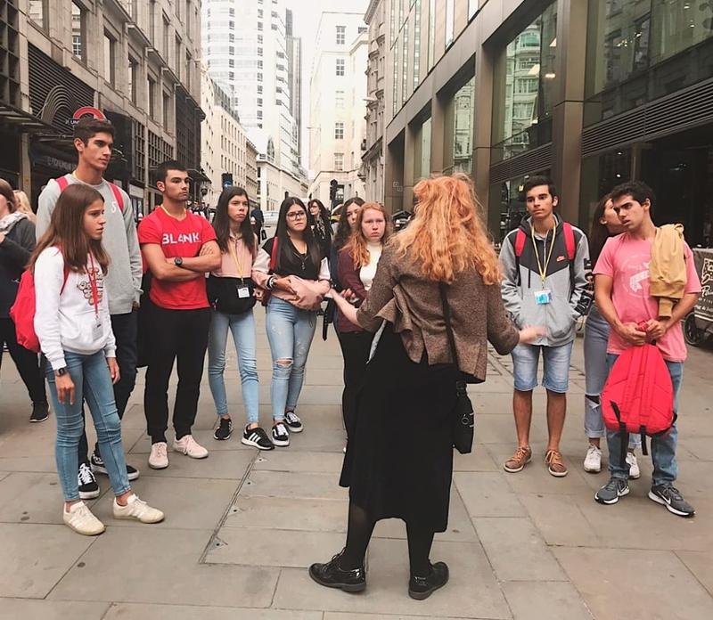 visita cultura com guia no curso de línguas