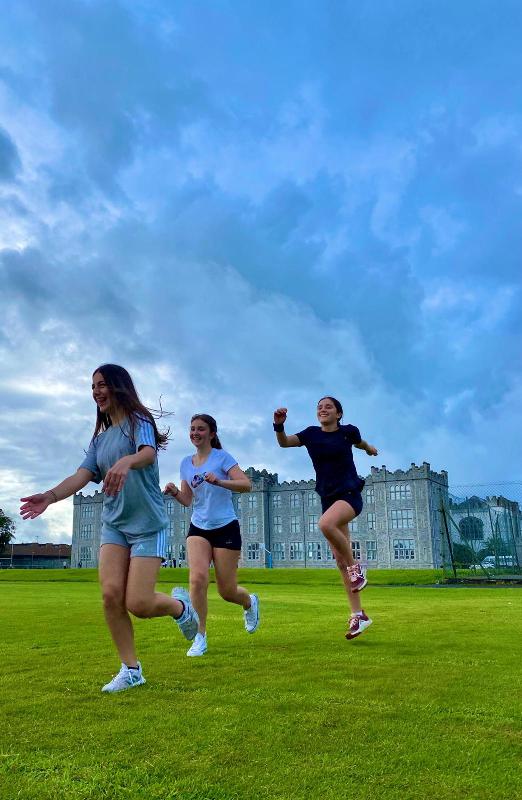 Participantes a divertirem-se durante o curso de inglês em londres 2 semanas