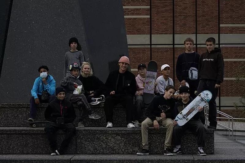 grupo de participantes no skate camp
