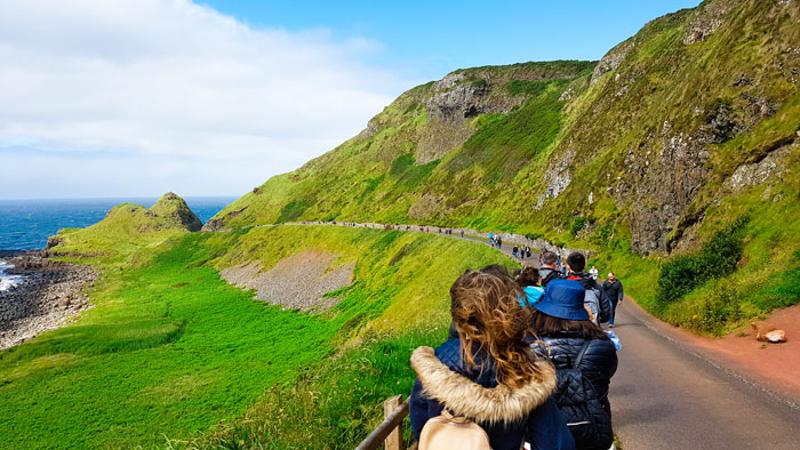 Participantes num passeio durante o curso de ingles irlanda