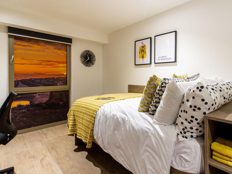 Quarto moderno, com uma vista fantástica durante o curso de ingles para jovens