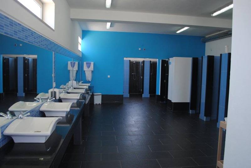 balneário dos rapazes no campo de férias Vila Real