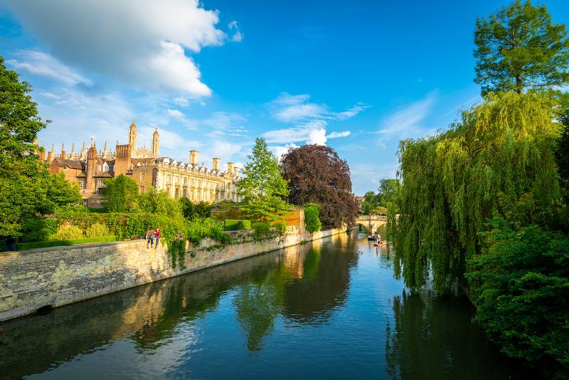 Curso de Inglês e Futebol em Cambridge - Juvigo