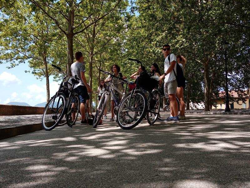 Atividades no exterior após o curso de linguas verao italia durante as férias de Verão com o grupo todo