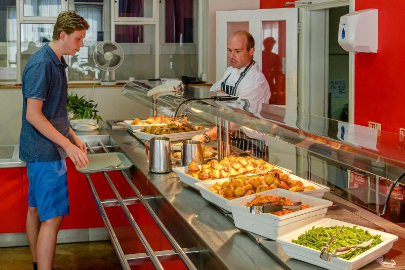 Buffet na escola do curso de linguas em inglaterra