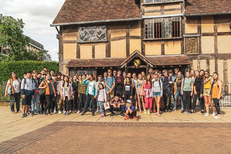 Curso de Inglês de Verão em Surrey - Juvigo