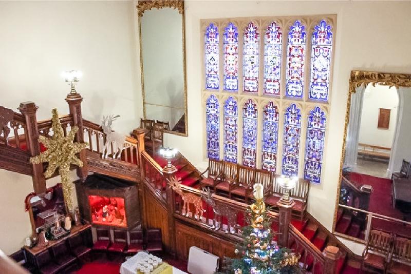 visão das escadas do interior da escola do curso de linguas juvigo em inglaterra