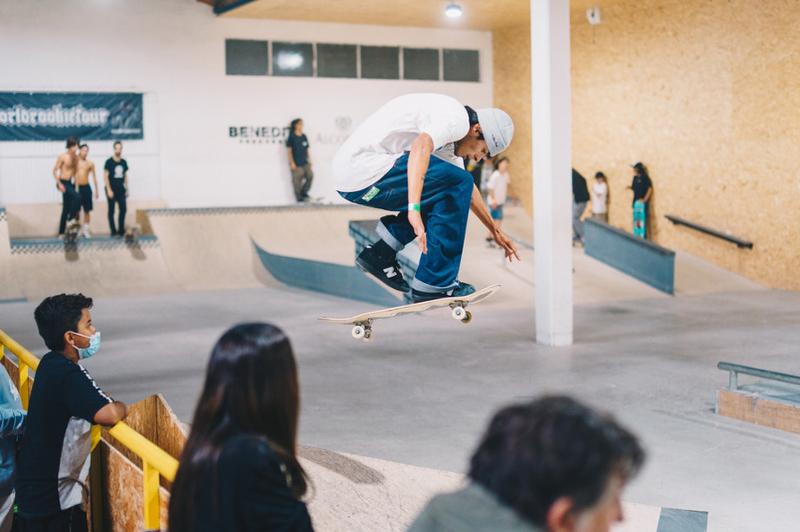  Jovem a praticar surf nos summer skate camps
