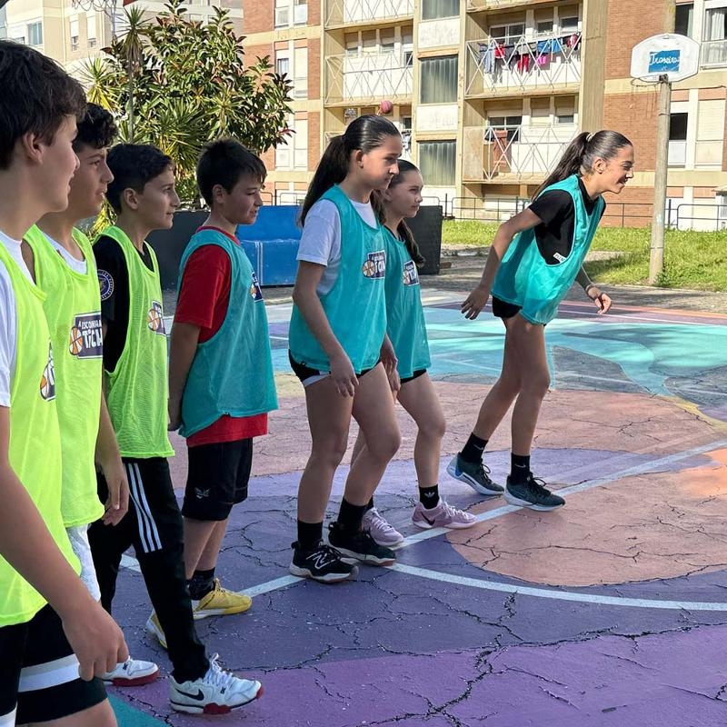 Campo de férias Não Residencial de Basquetebol - Foto 2